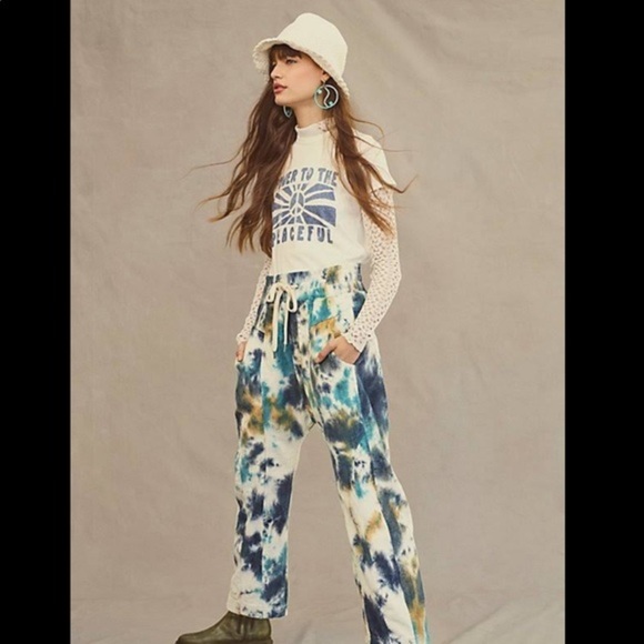 Free People-Pixie Knit Bucket Hat Scalloped Trim - Picture 3 of 6